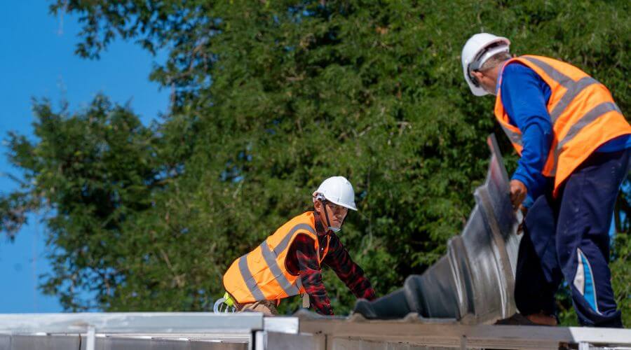 Professional gutter cleaning in Harvard, NE